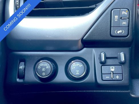 Used 2019 Chevrolet Suburban LT AWD/4WD image 33