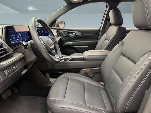 Used 2026 Chevrolet Traverse LT AWD/4WD image 4