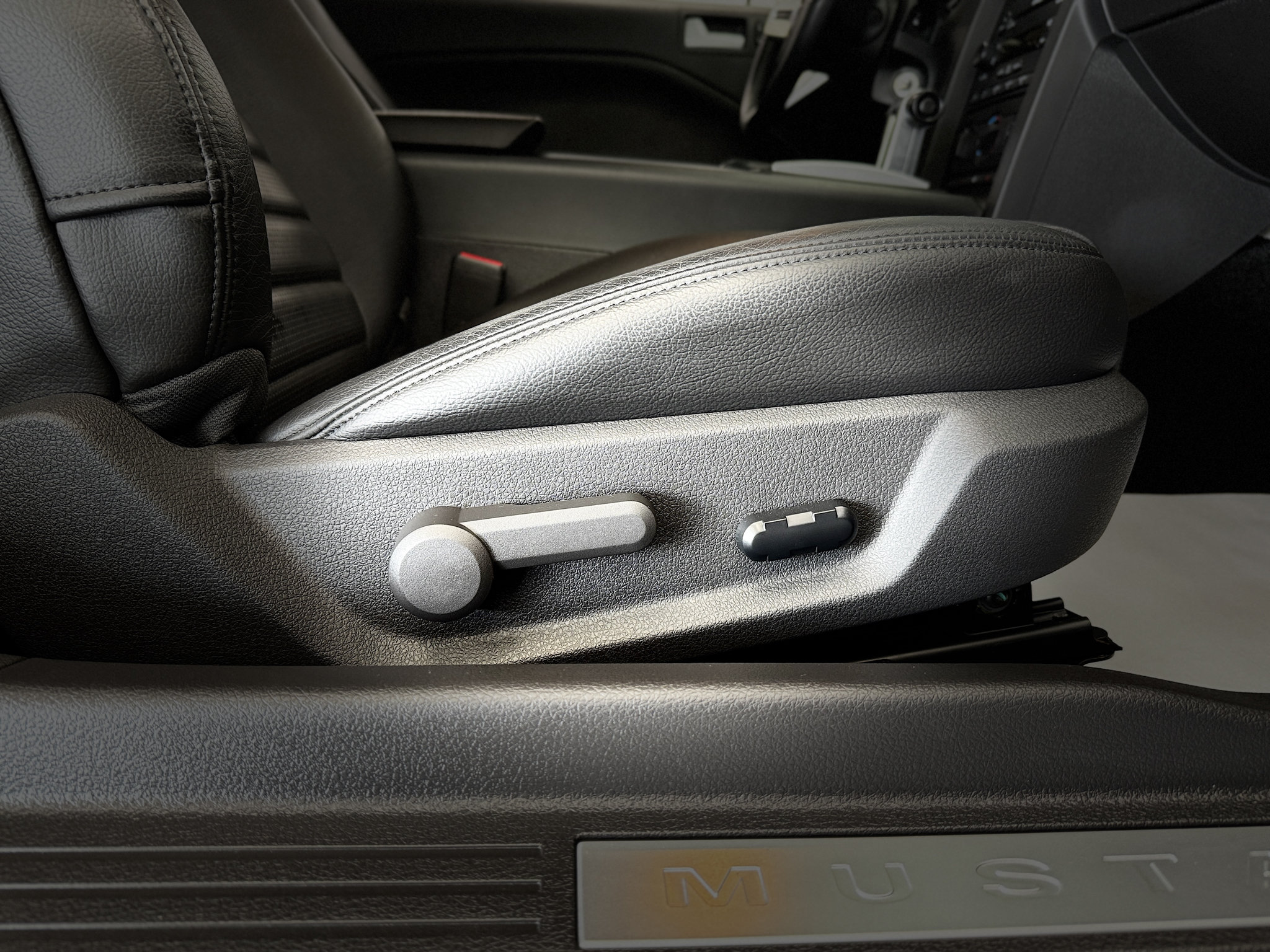 Used 2007 Ford Mustang GT RWD image 28