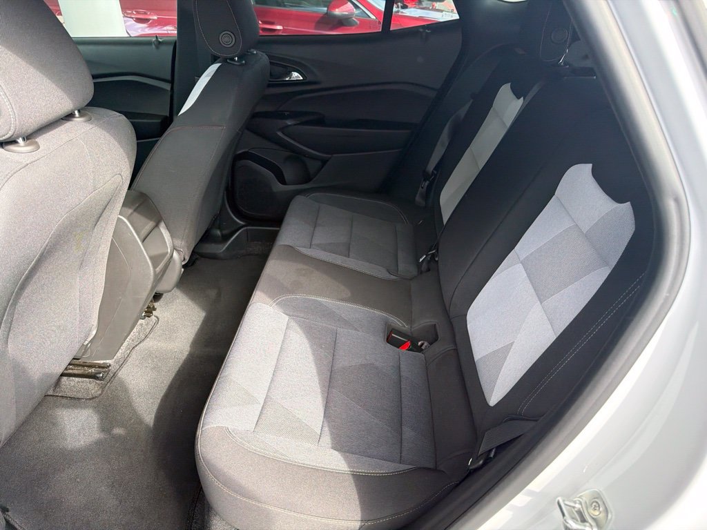 Used 2024 Chevrolet Trax RS w/ Driver Confidence Package FWD image 9
