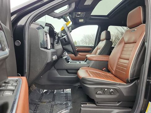 Used 2025 GMC Sierra 2500 Denali Ultimate AWD/4WD image 13