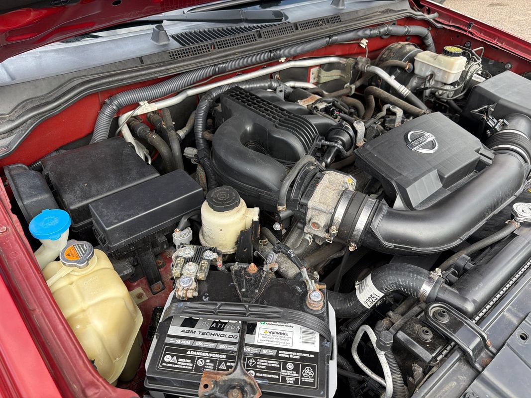 Used 2012 Nissan Xterra 4WD image 23