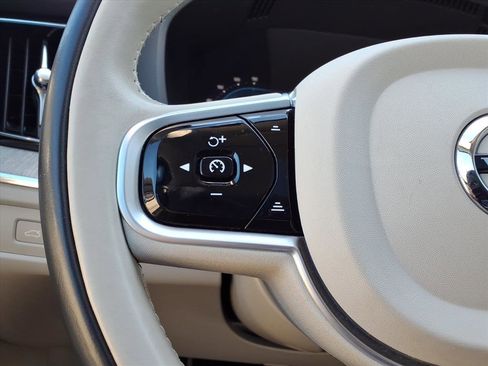 Certified 2023 Volvo XC60 B5 Plus image 27