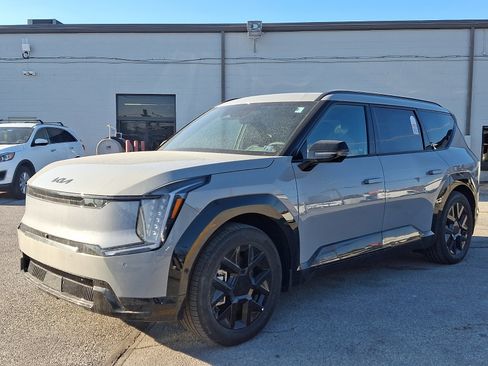 New 2026 Kia EV9 Land w/ Nightfall Edition Package AWD/4WD image 4