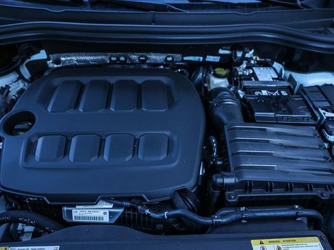 New 2026 Volkswagen Tiguan SE image 19