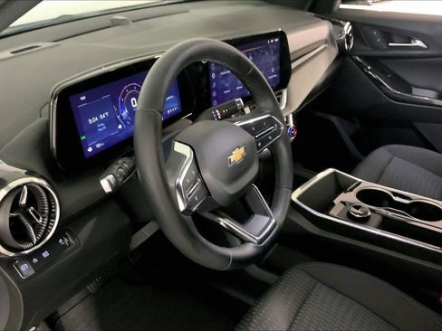 Used 2026 Chevrolet Equinox LT FWD image 16