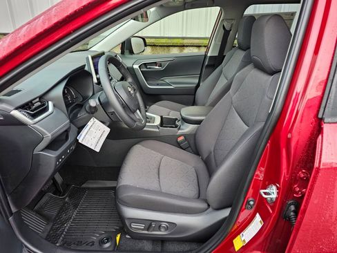New 2025 Toyota RAV4 XLE image 12