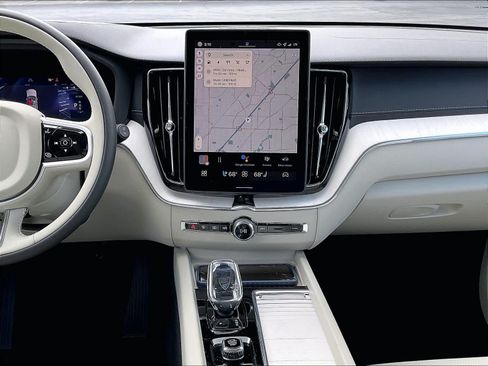 New 2026 Volvo XC60 T8 Ultra w/ Climate Package PRO AWD/4WD image 9