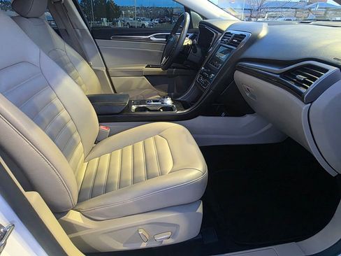 Used 2019 Ford Fusion SEL image 31