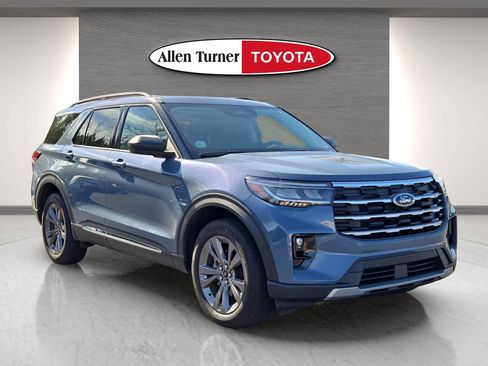 Used 2025 Ford Explorer Active w/ Active Comfort Package image 1