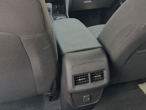 Used 2024 Chevrolet Equinox LT FWD image 20