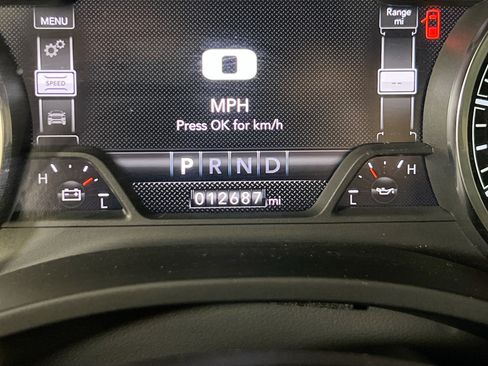 Used 2023 RAM 1500 Laramie AWD/4WD image 12