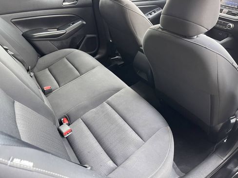 Used 2022 Nissan Altima 2.5 S FWD image 16