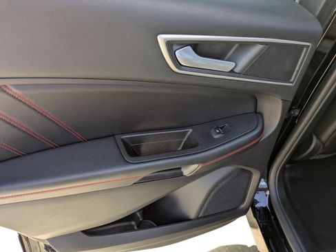 Used 2021 Ford Edge ST-Line image 12