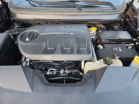 Used 2020 Jeep Cherokee Limited image 36