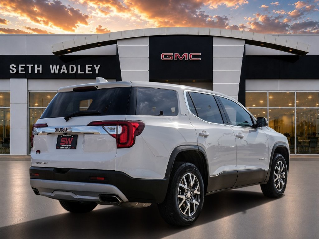 Used 2023 GMC Acadia SLE w/ LPO, Floor Liner Package FWD image 7