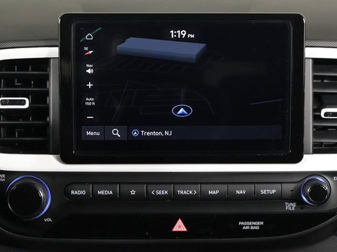 Certified 2025 Hyundai Venue Limited image 36