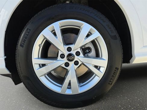 New 2025 Audi Q5 Premium image 33