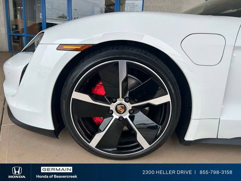 Used 2021 Porsche Taycan 4S AWD/4WD image 12