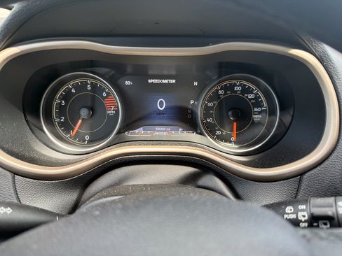 Used 2018 Jeep Cherokee Limited AWD/4WD image 8