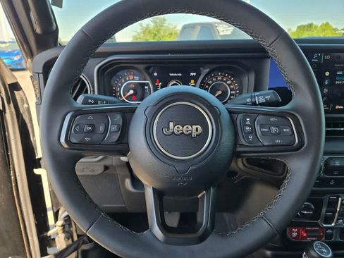 Used 2026 Jeep Gladiator Mojave AWD/4WD image 22