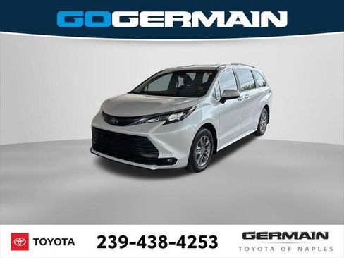 Certified 2025 Toyota Sienna XLE image 1
