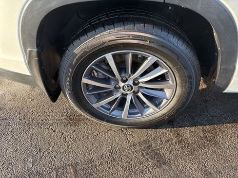 Used 2018 Toyota Highlander XLE image 46