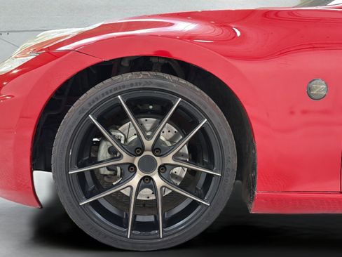 Used 2016 Nissan 370Z Coupe RWD image 36