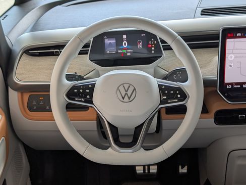 Used 2025 Volkswagen ID. Buzz 1st Edition RWD image 27
