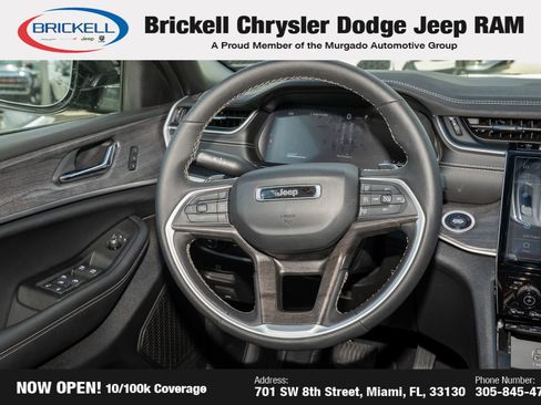 Used 2025 Jeep Grand Cherokee Limited image 20