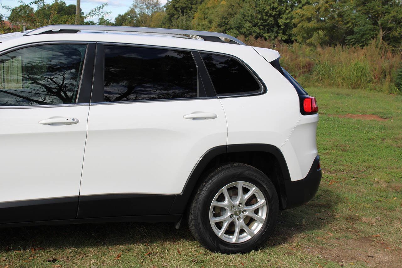 Used 2015 Jeep Cherokee Latitude w/ Comfort/Convenience Group AWD/4WD image 10