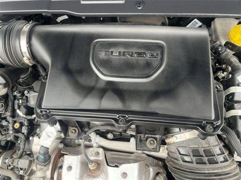 Used 2023 Jeep Compass Limited image 31