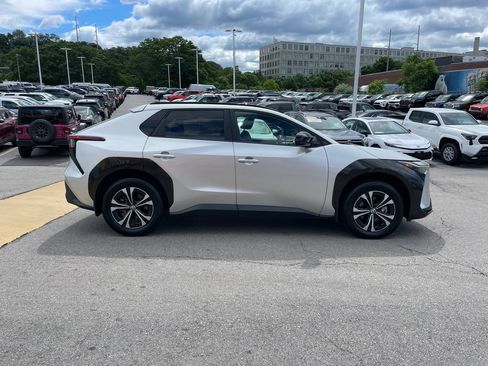 Used 2024 Toyota bZ4X AWD w/ Weather Package image 7