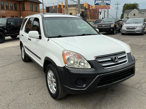Used 2005 Honda CR-V EX image 2