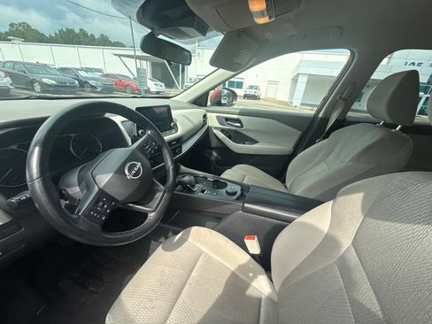 Used 2025 Nissan Rogue SV AWD/4WD image 9