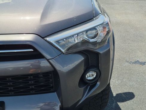 Used 2021 Toyota 4Runner SR5 AWD/4WD image 9