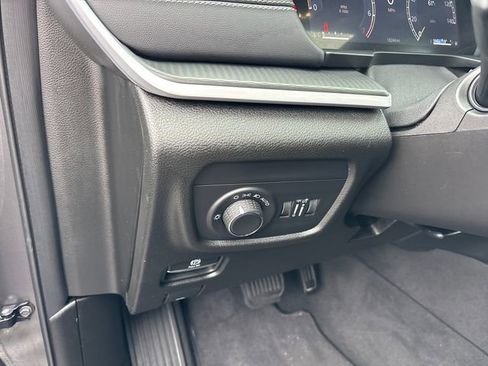 Used 2024 Jeep Grand Cherokee Laredo X w/ Luxury Tech Group I AWD/4WD image 16