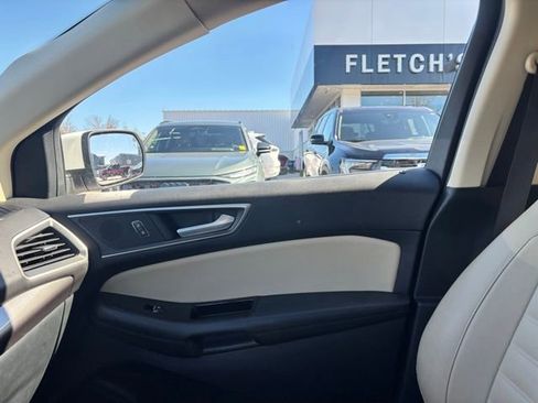Used 2020 Ford Edge SEL w/ Convenience Package AWD/4WD image 12