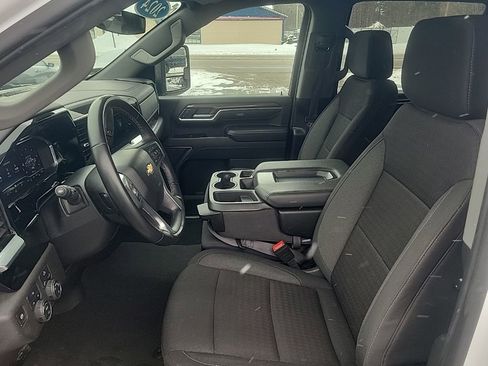 Used 2024 Chevrolet Silverado 2500 LT image 24