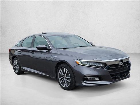 Used 2018 Honda Accord Touring image 3