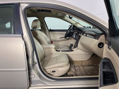 Used 2011 Chevrolet Impala LT w/ Luxury Edition Package image 29