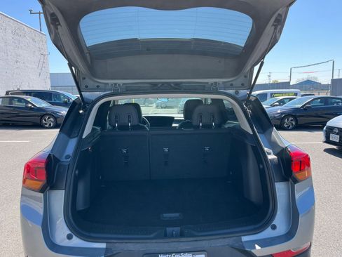 Used 2025 Buick Encore GX Preferred AWD/4WD image 31