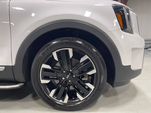 Used 2024 Kia Telluride SX Prestige AWD/4WD image 16