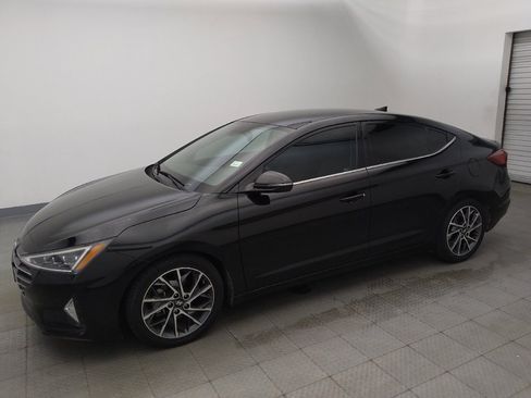 Used 2019 Hyundai Elantra Limited FWD image 2
