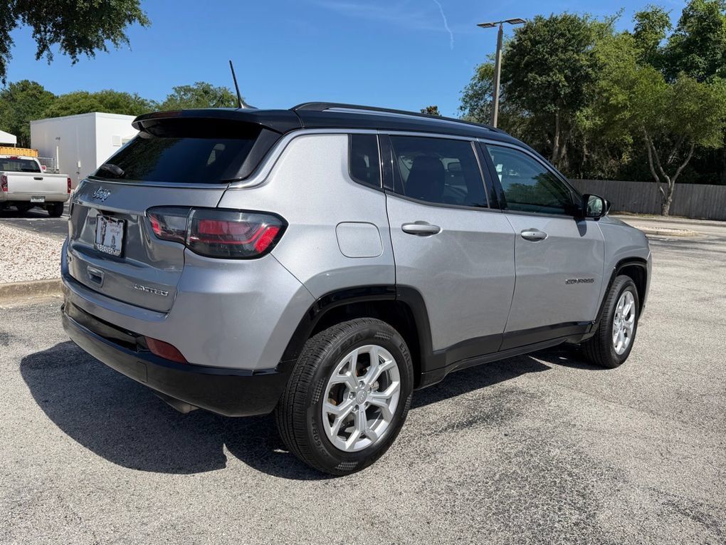 Used 2022 Jeep Compass Limited w/ Elite Group AWD/4WD image 10