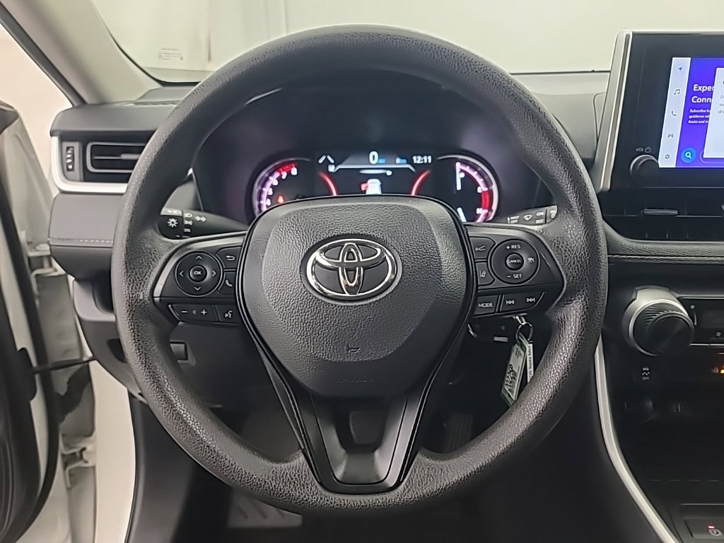 Used 2025 Toyota RAV4 LE AWD/4WD image 32