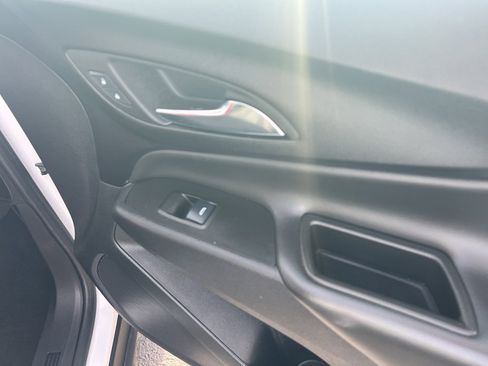 Used 2024 Chevrolet Equinox LT image 21