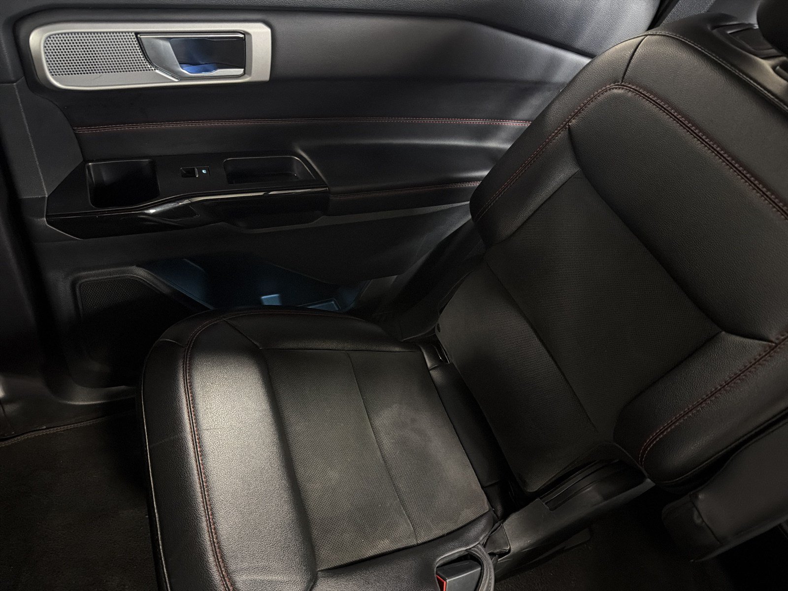 Used 2022 Ford Explorer ST-Line AWD/4WD image 18