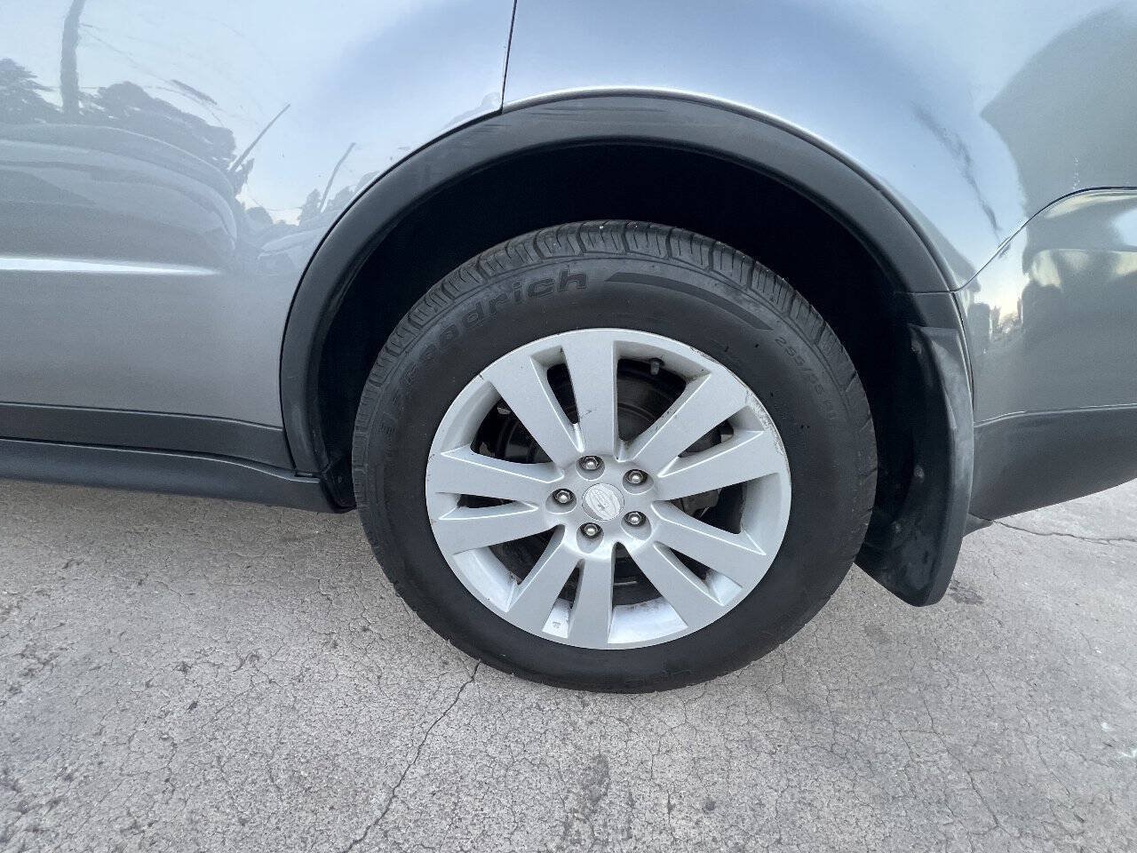 Used 2010 Subaru Tribeca Limited AWD/4WD image 4