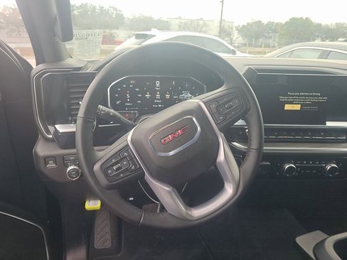 Used 2026 GMC Sierra 1500 SLT image 6